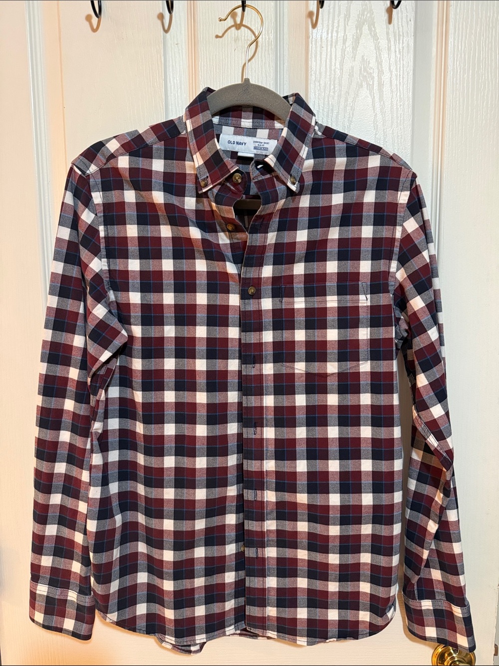 Old Navy Men’s Slim Fit Oxford Shirt Red Wine Navy Plaid Button Down